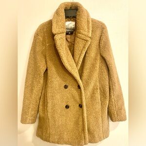 KENSIE Like New worn only 2 or 3 times Teddy Coat, Size SMALL, Double Breasted